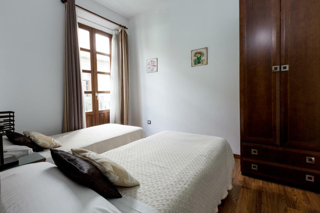 Apartamentos Casa De La Lonja Granada Buitenkant foto
